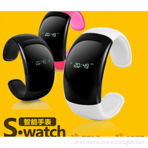 Bluetooth Watch, show caller ID, easy answer or reject a phone call and version 3.0 Bluetooth